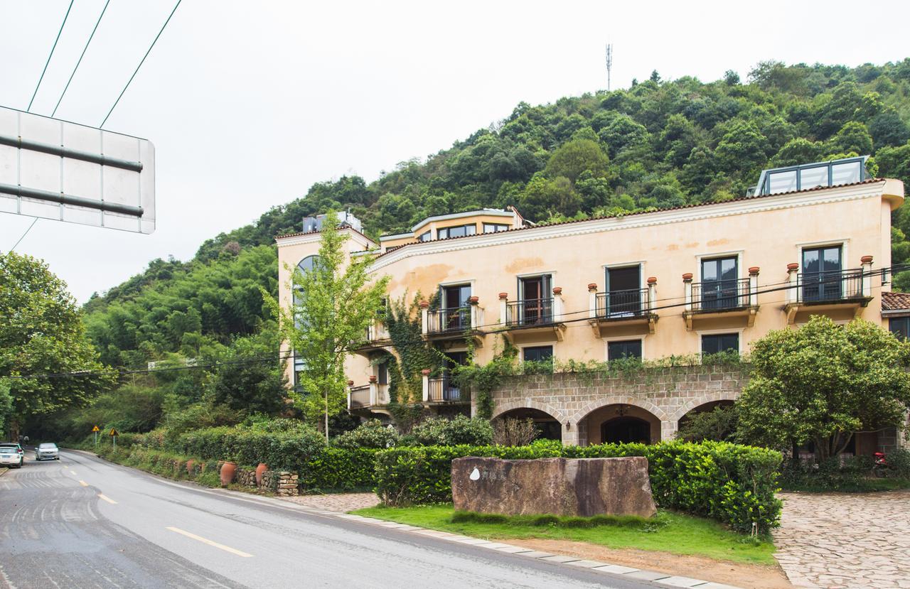 Green With The Resort Hucsou Kültér fotó